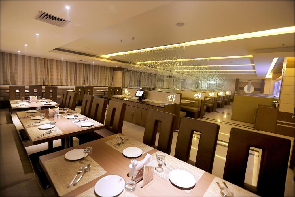 Hotel Sitara Grand Miyapur Hajdarabad Zewnętrze zdjęcie