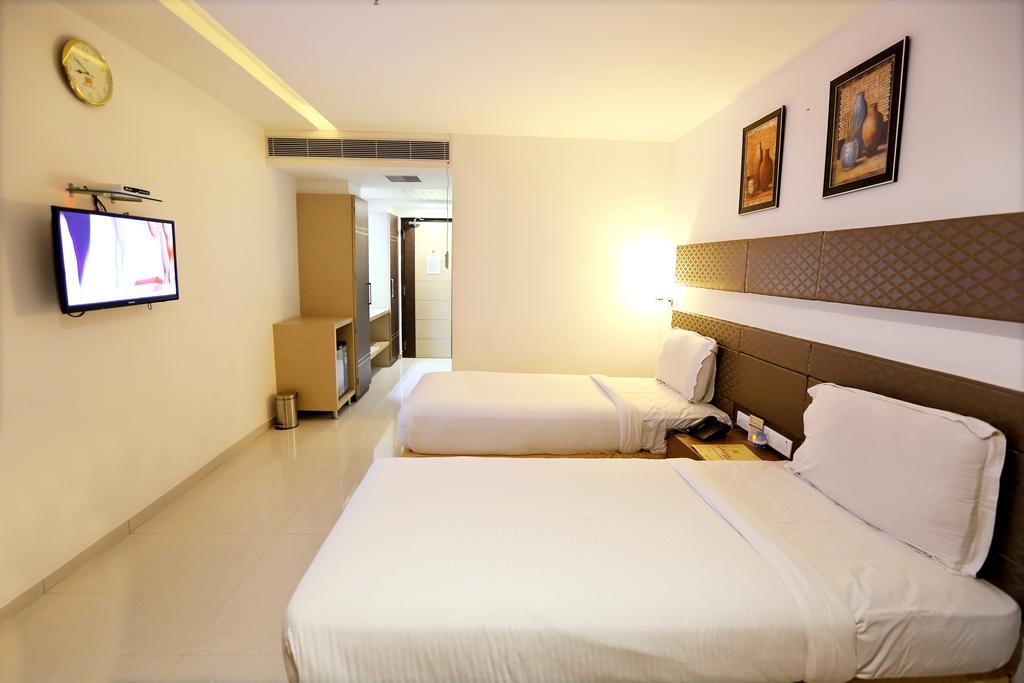 Hotel Sitara Grand Miyapur Hajdarabad Pokój zdjęcie