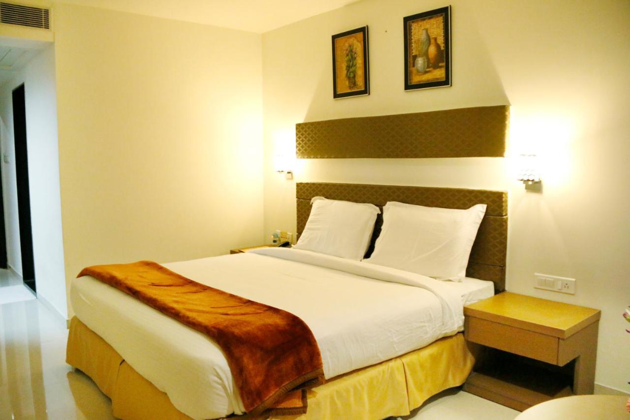 Hotel Sitara Grand Miyapur Hajdarabad Zewnętrze zdjęcie