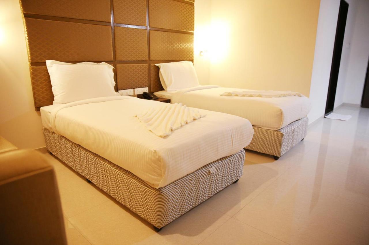 Hotel Sitara Grand Miyapur Hajdarabad Zewnętrze zdjęcie