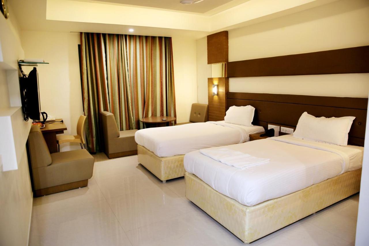 Hotel Sitara Grand Miyapur Hajdarabad Zewnętrze zdjęcie